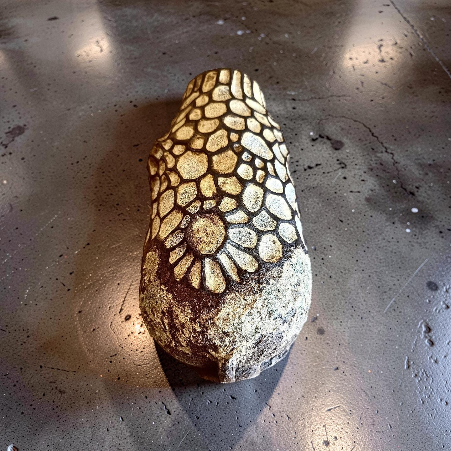 Handcrafted Ceramic Vase – Wabi-Sabi Stone Texture, Geometric Pattern Ambient