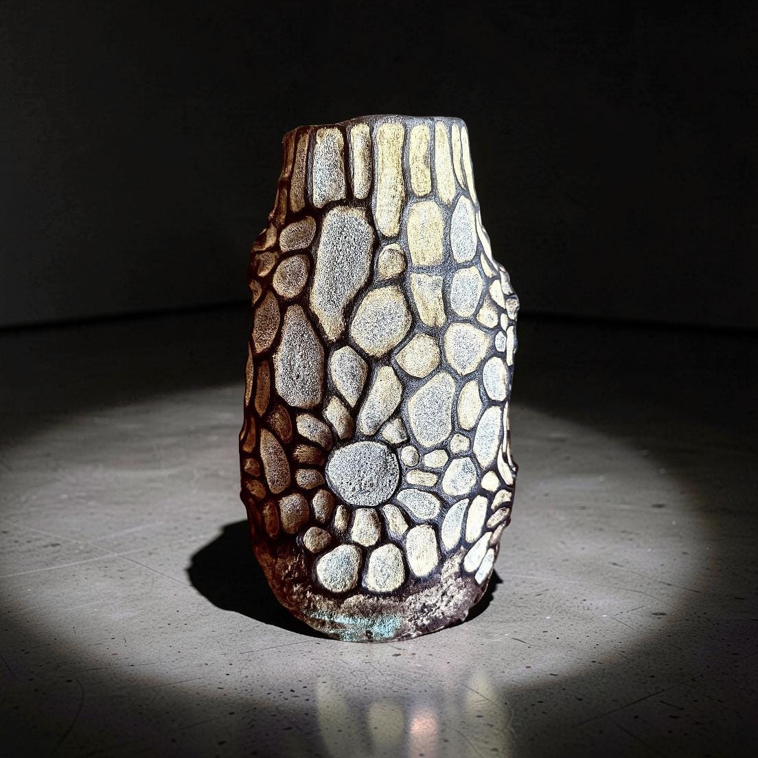 Handcrafted Ceramic Vase – Wabi-Sabi Stone Texture, Geometric Pattern Ambient