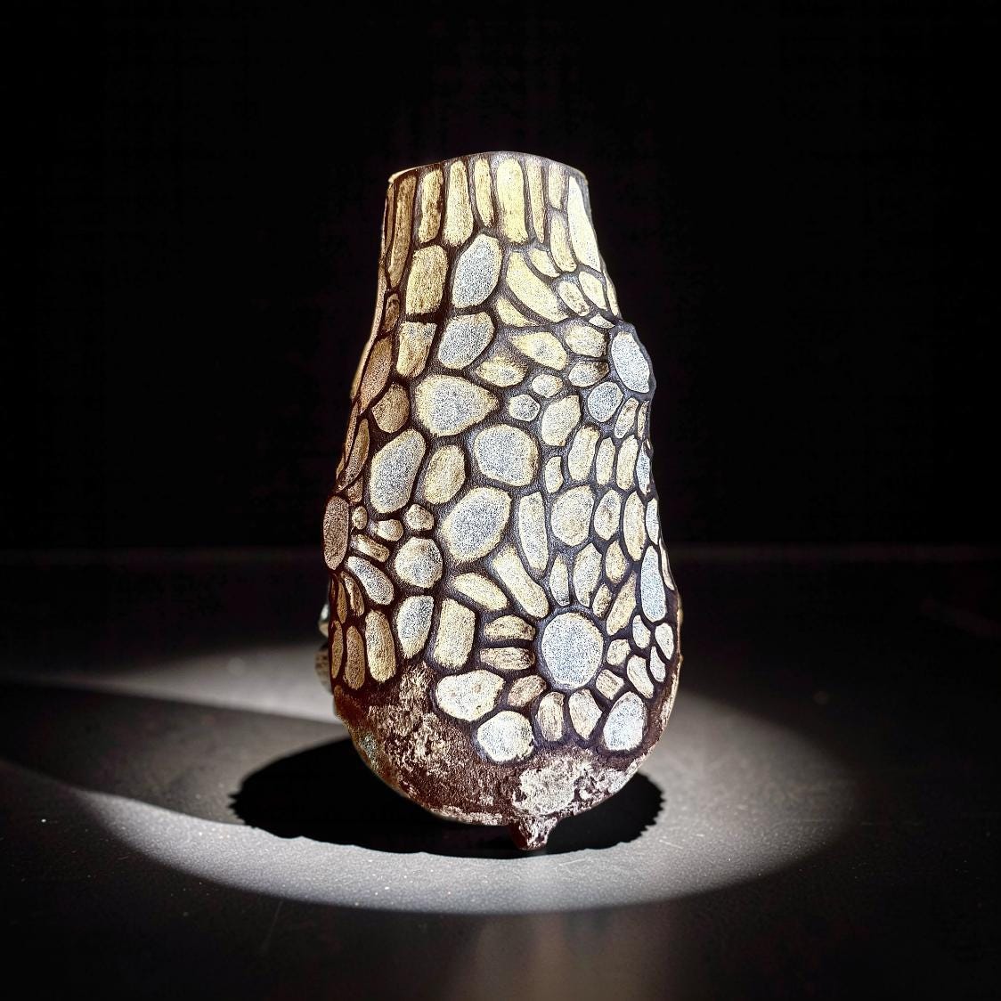 Handcrafted Ceramic Vase – Wabi-Sabi Stone Texture, Geometric Pattern Ambient